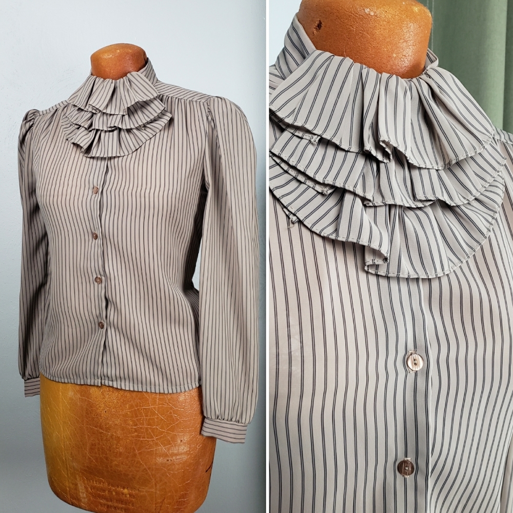 Vintage 70s Judy Banks ruffle collar blouse